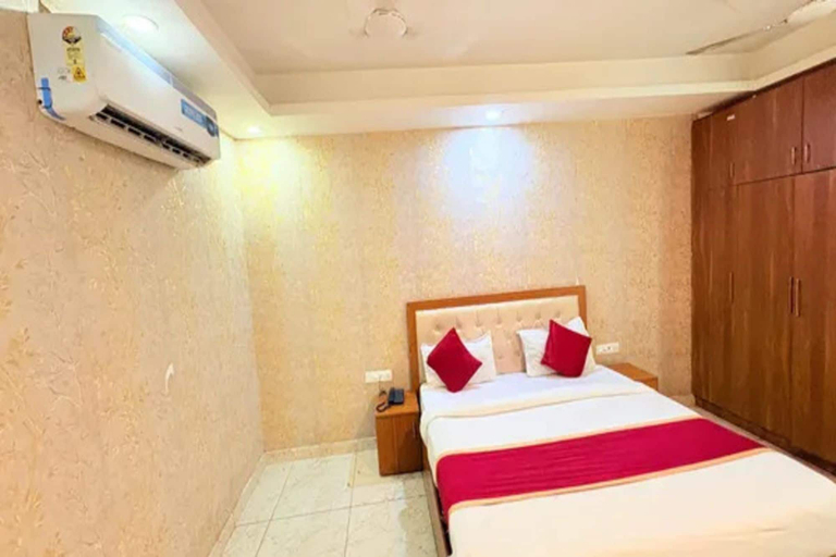 Room 5, Fabhotel Wincrest Residency, Gautam Buddha Nagar