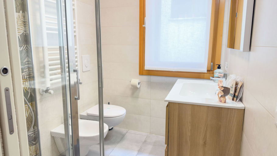 Bathroom 2, Velvet Suite by Ca-sa Check, Venezia