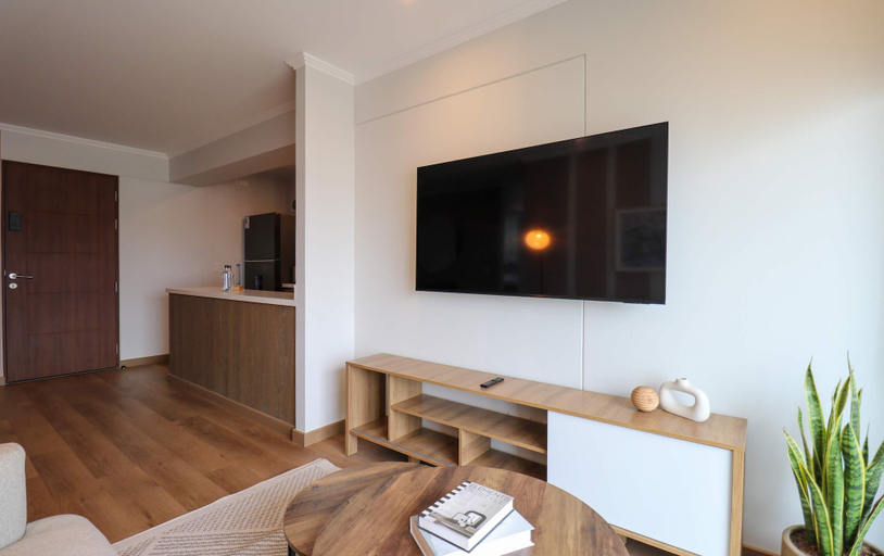 Room 2, w Deluxe 3BR w Balcony in Prime Miraflores, Lima