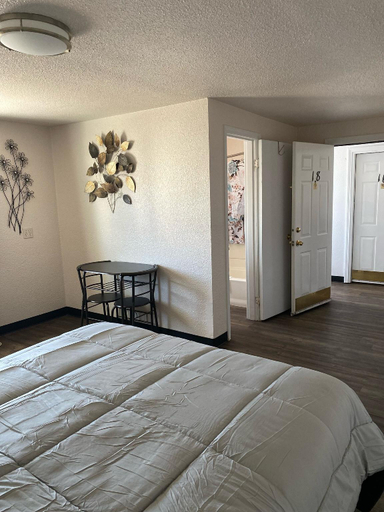 Bedroom 4, Baker City Motel & RV, Baker