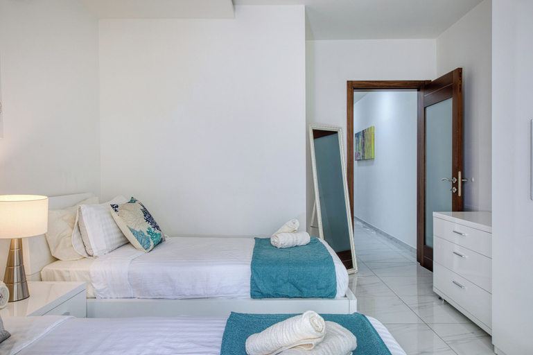 Room 4, Chic 2BR APT w/ Balcony - St. Julians, St Julian's