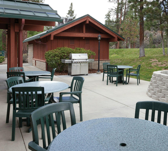 Food & Drinks 5, WorldMark Big Bear Lake, San Bernardino