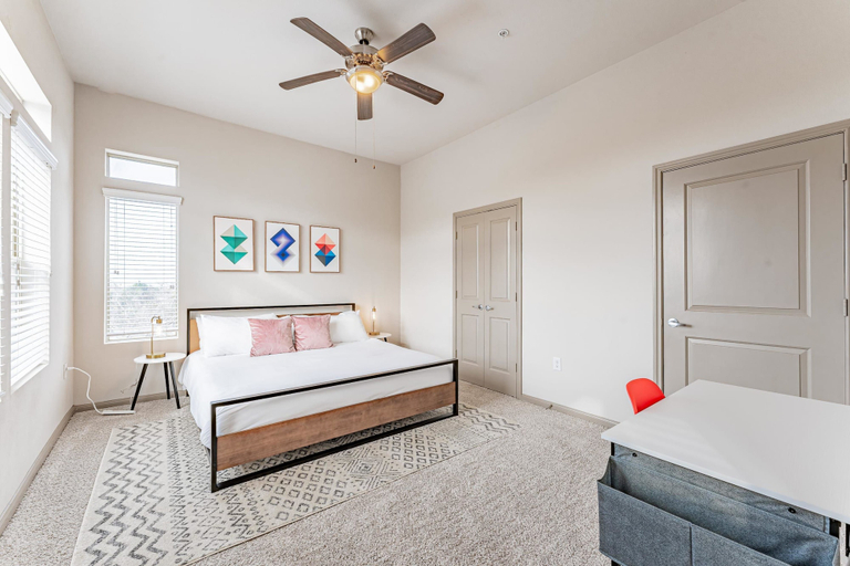 Room 5, Warm 2BR Suite Close to Downtown w Fast Wifi, Travis