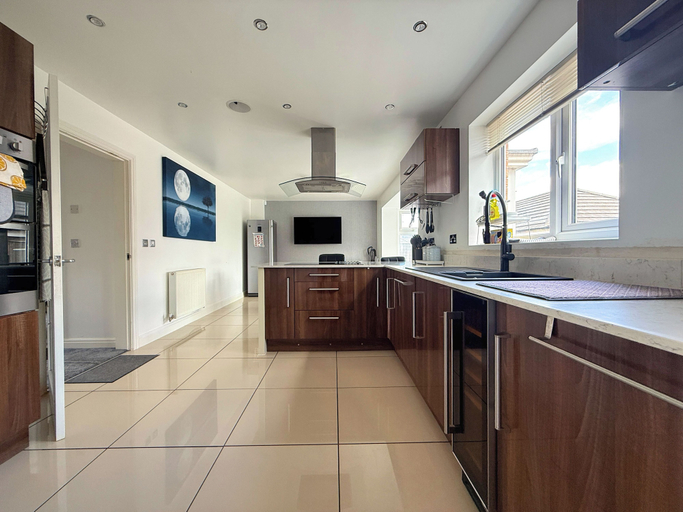Private kitchen 5, Big 4-Bedroom Home, Fully Equipped, Sheffield