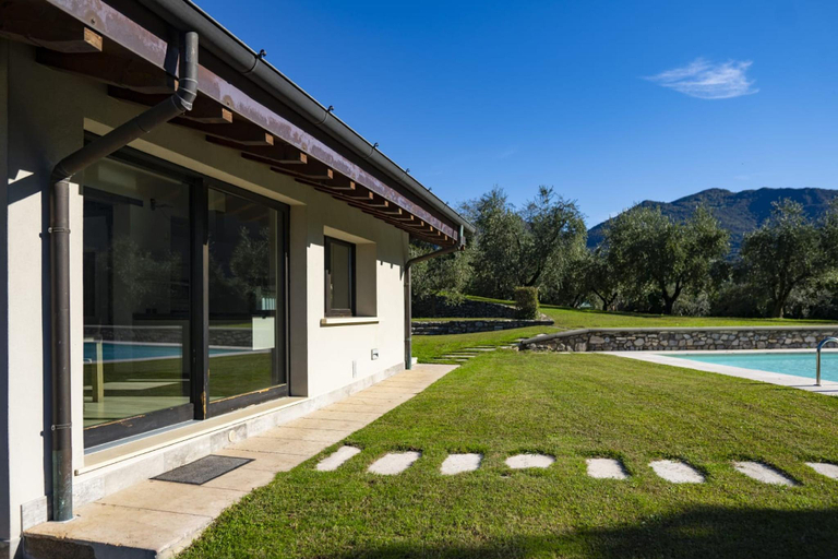 1, Villa Anna Lake View, Brescia