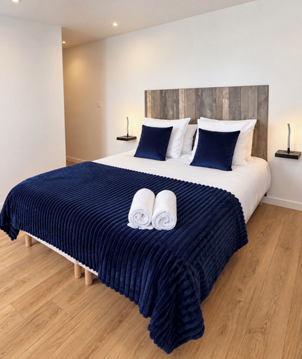 Bedroom 5, Aux Charmes, Pas-de-Calais