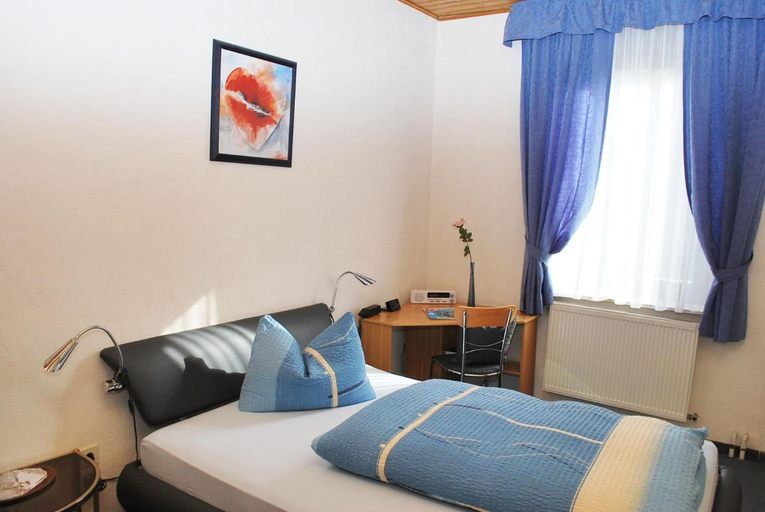 Bedroom 3, Hotel Waldschloss, Limburg-Weilburg