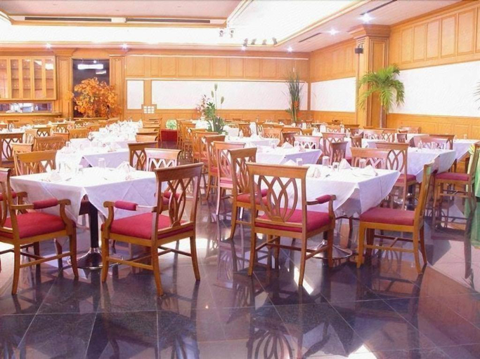 Food & Drinks 4, Pathum Thani Place Hotel, Muang Pathum Thani