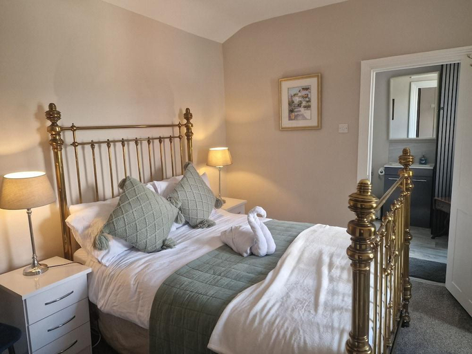 Bedroom 3, The Bean Apartment, London