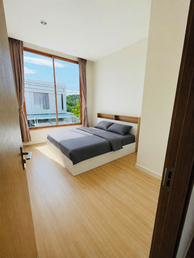 Room 4, Spacious 3-bedroom House With Shared Pool Near Mega Bangna and Suvarnabhumi, Bang Phli