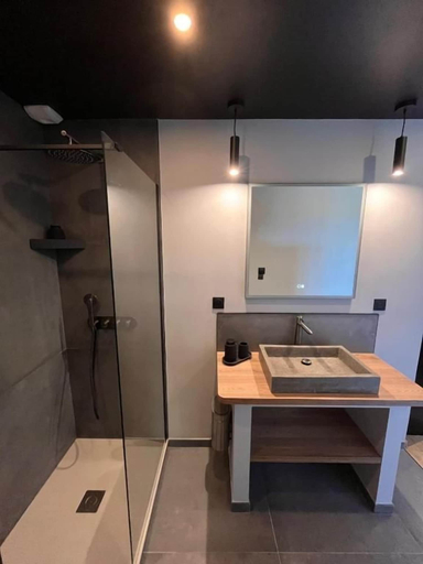 Bathroom 5, Gîtes et Chambres Le Temps des Légendes, Gard