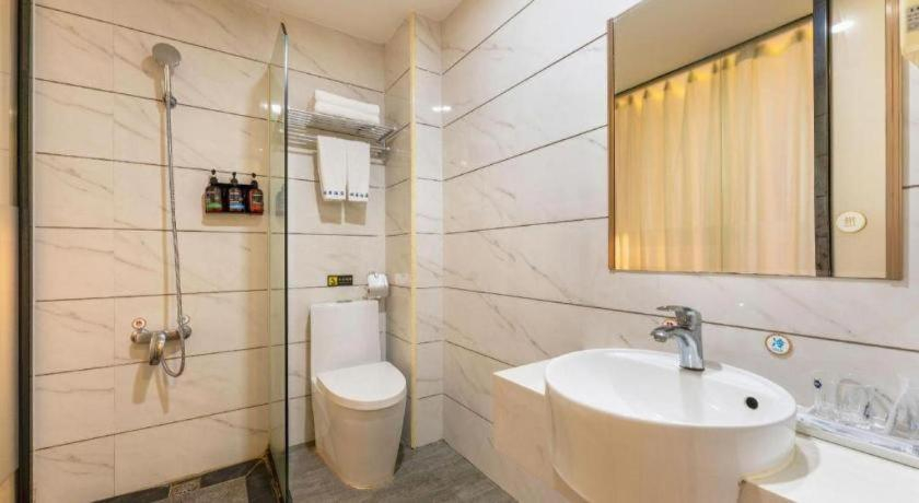 Bathroom 3, Wenxing Hotel Dongguan Qifeng Branch, Dongguan