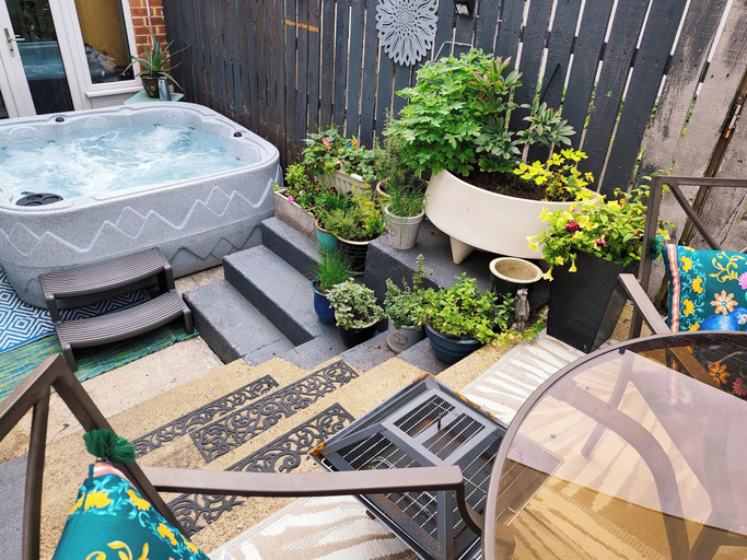 Terrace/patio 2, Hideaway House, Sleeps 6 With Hot Tub & Balcony, Durham