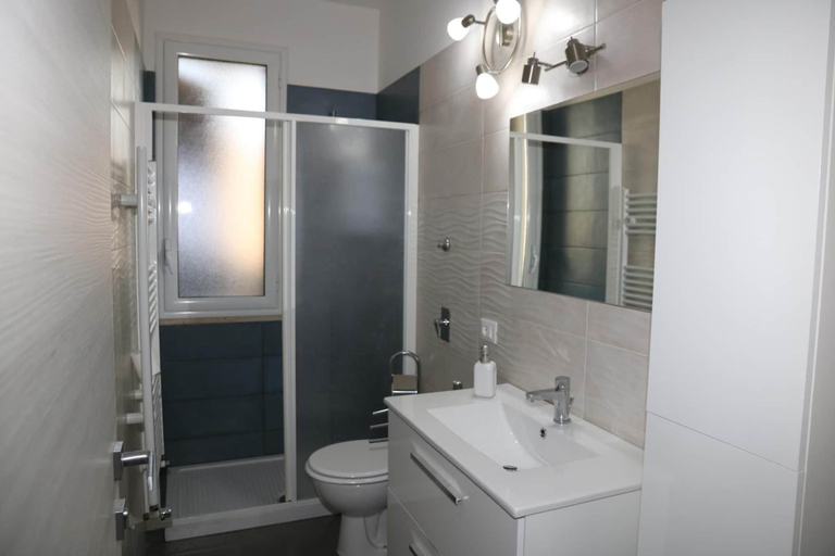 Bathroom 5, B&B Al Porticciolo, Trapani