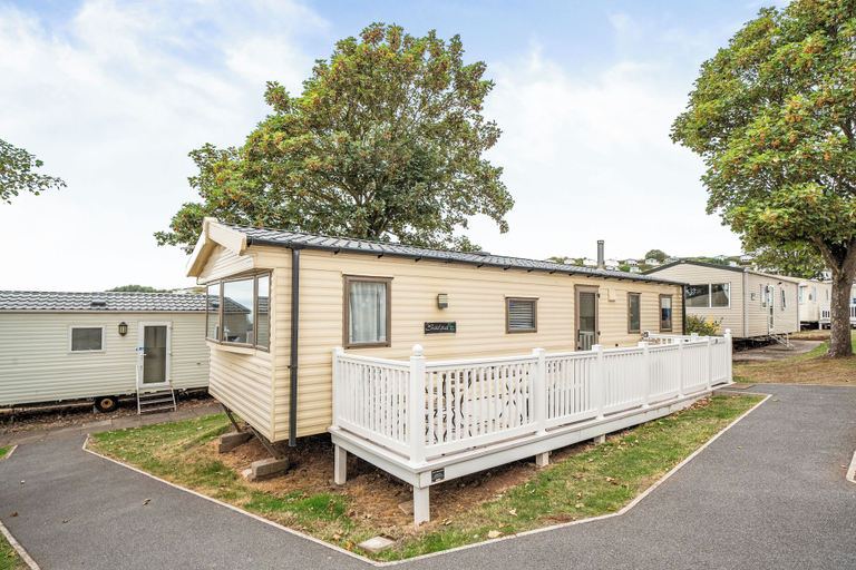Exterior 3, 3 Bed-sleeps 8-pet Friendly-parking-sea View, Devon