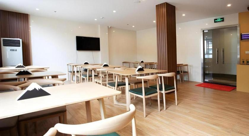 Food & Drinks 4, GreenTree Inn Linhai Jiangnan Avenue Express, Taizhou