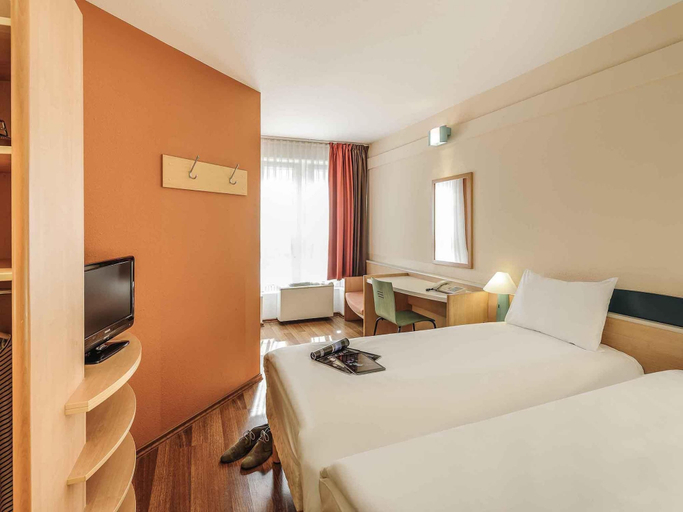 Bedroom 3, ibis Bamberg Altstadt, Bamberg