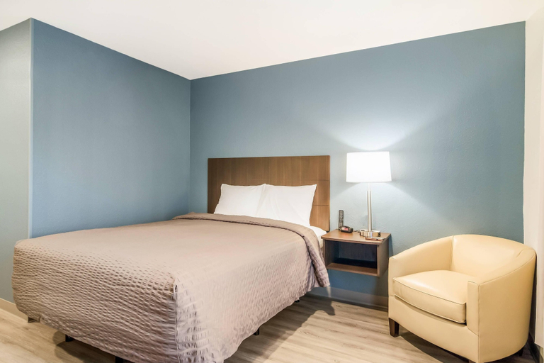 Bedroom 4, WoodSpring Suites Jacksonville Baymeadows, Duval