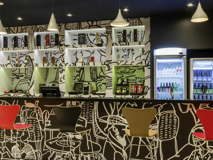 Food & Drinks 5, ibis Americana, Americana