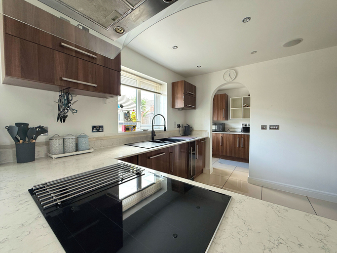 Private kitchen 4, Big 4-Bedroom Home, Fully Equipped, Sheffield
