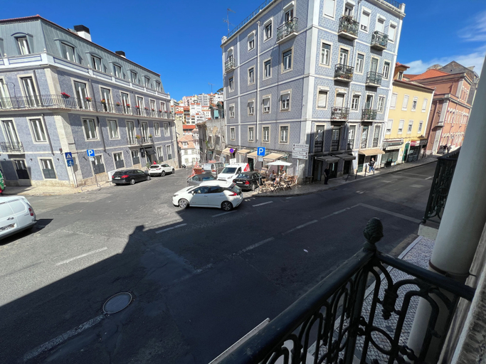 Exterior & Views, São Lázaro Bhuiyan Family Host, Lisbon