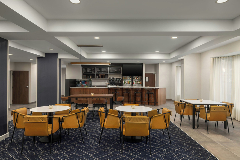 Food & Drinks 5, Courtyard by Marriott Beckley, Raleigh