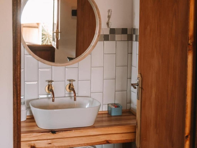 Bathroom 5, Dassenheuwel Farm Cottages, West Coast