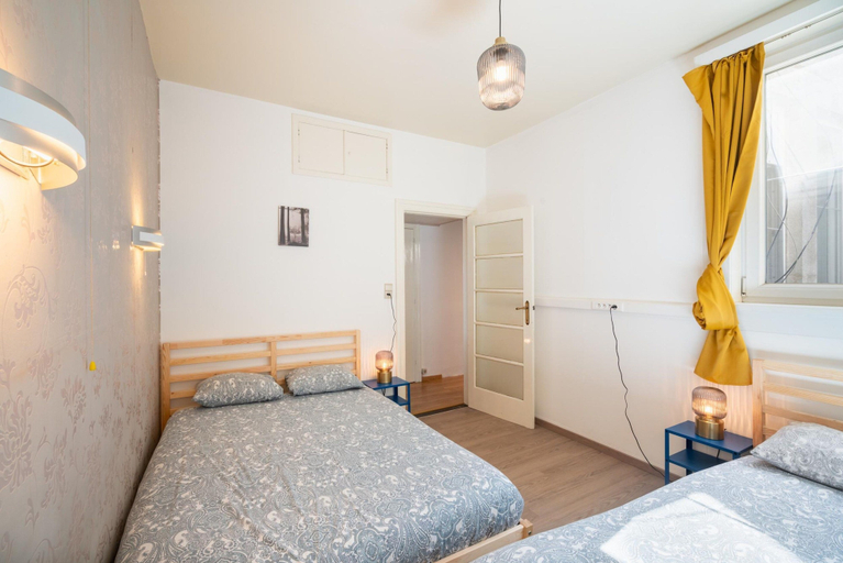 Room 2, Comfortable Family Apartment With 3 Bedrooms, Antwerpen