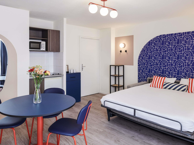 Bedroom 3, Aparthotel Adagio Access Nantes Viarme, Loire-Atlantique