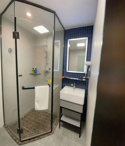 Bathroom 3, 7 Days Inn Qingdao Shandong Road Zhenning Overpass Branch, Qingdao