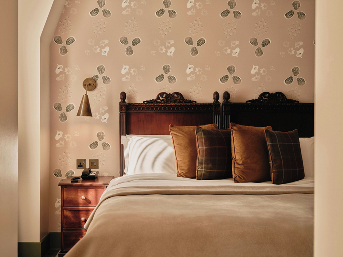 Bedroom 2, Morton Hotel, London