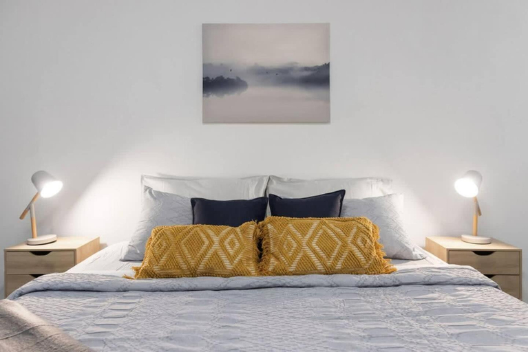 Bedroom 2, A Modern & Stylish Studio Next to Darling Harbour, Sydney