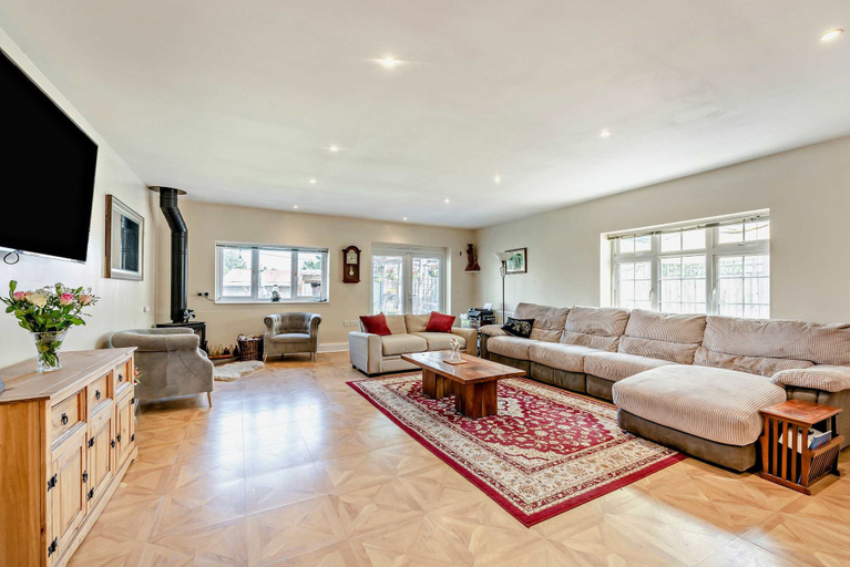 Room 5, Host Stay Thornbank, West Sussex