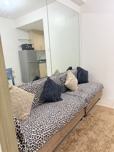 Others 4, Breeze Residence, Pasay City