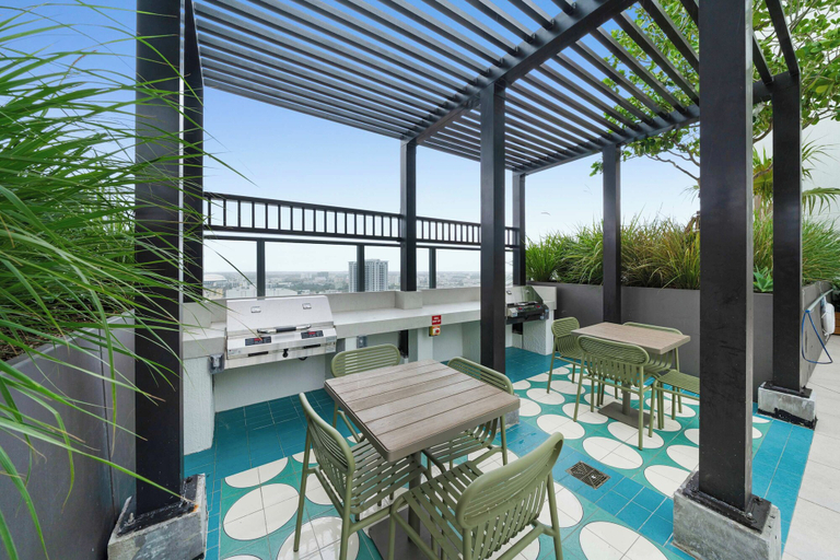 Interior 2, Urban Oasis Luxury Suite- Sky High Amenities, Miami-Dade