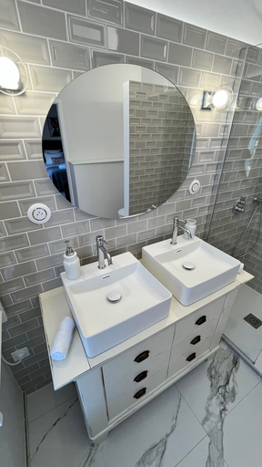 Bathroom 5, Gîtes et Chambres Le Temps des Légendes, Gard