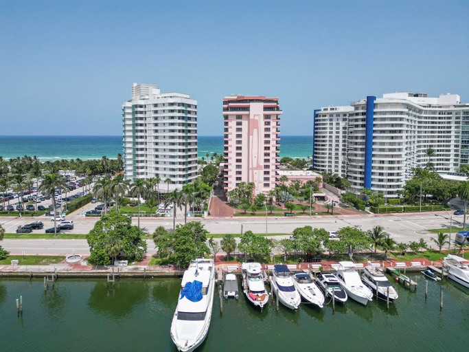 Interior 3, Coastal Dreams, Serene, Beachfront With Pool, Miami-Dade