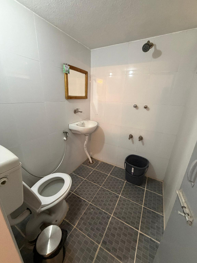 Bathroom, Living Dreams, Kancheepuram
