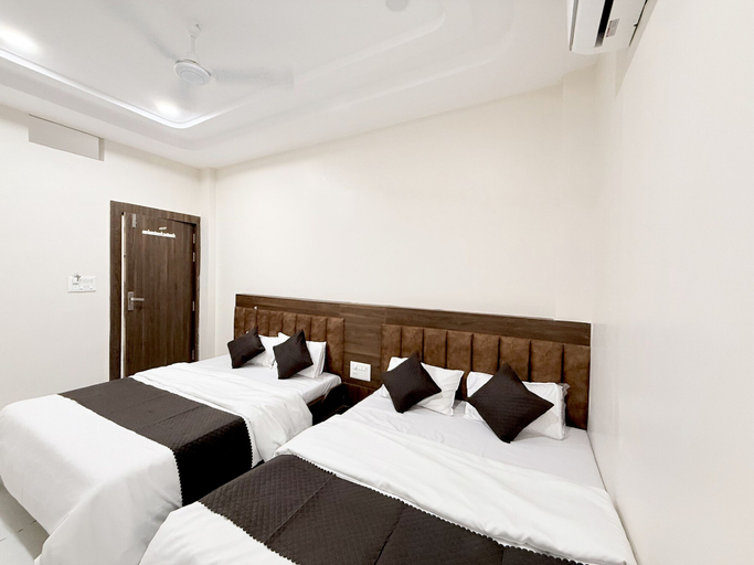 Room 5, Hotel Vaishnavi Mahakal, Ujjain