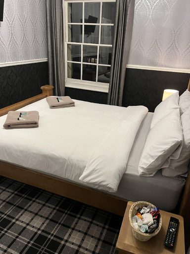 Bedroom 2, The White Hart, Surrey