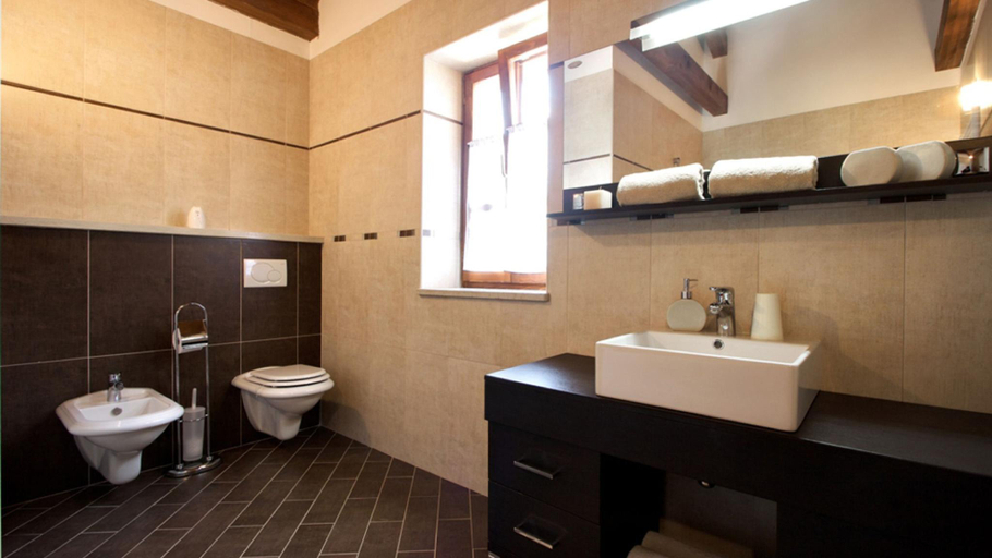 Bathroom 3, Villa Kringa by Villas Guide, Tinjan