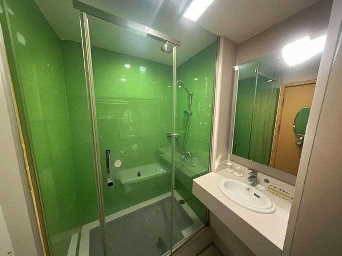 Bathroom, GreenTree Inn Xining Jianguo Road Railway Station Express Hotel, Xining