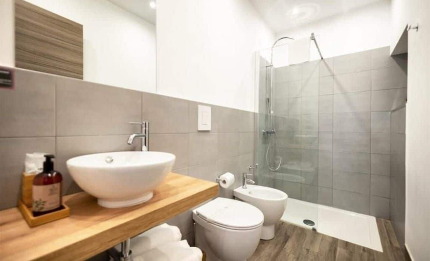 Bathroom 2, Sweet Cavour, Roma