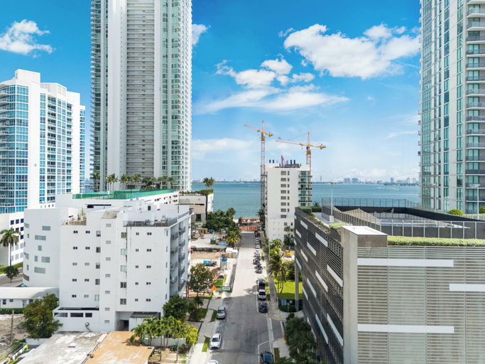 Interior 4, Edgewater Pad Balcony, Parking and Prime Location, Miami-Dade