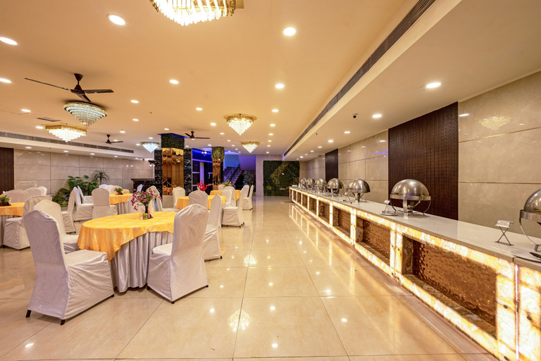 Food & Drinks 5, Hotel Haris MG Road Gurugram, Gurgaon