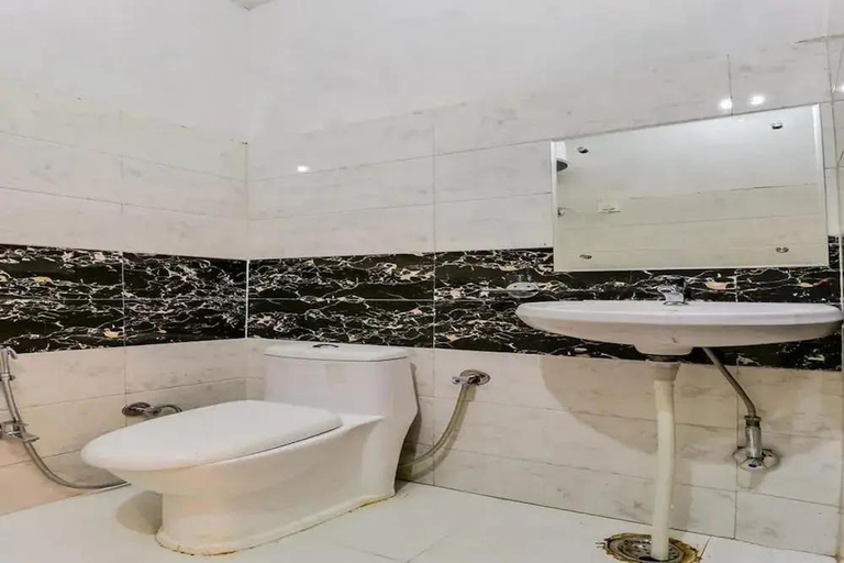 Bathroom, Goroomgo Harihar Guest House Haridwar, Hardwar