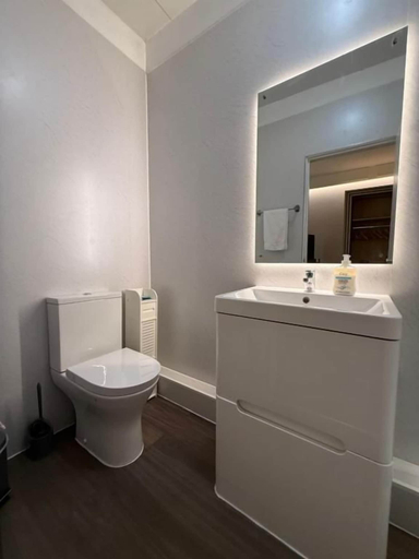 Bathroom 3, The Elder Grove Hotel Epsom, Surrey