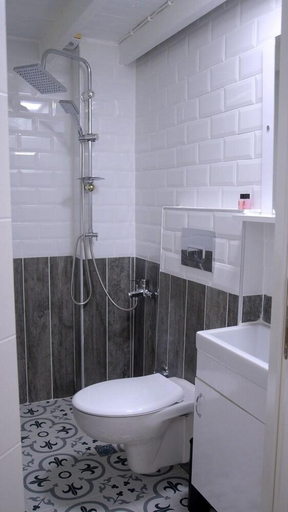 Bathroom 5, Kakule Pansiyon & Cafe, Seferihisar