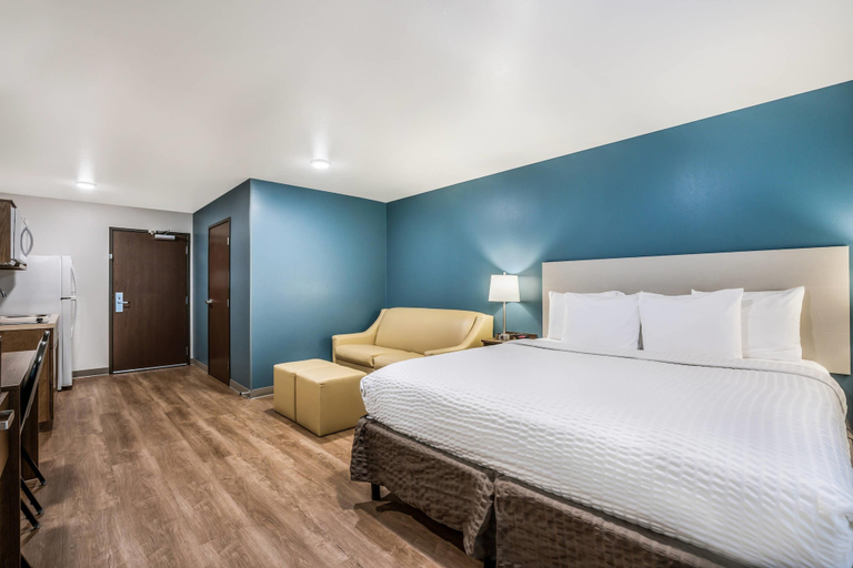 Bedroom 3, Woodspring Suites Downers Grove - Chicago, Dupage