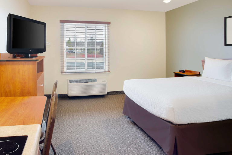 Bedroom 3, WoodSpring Suites Manassas Battlefield Park I-66, Prince William
